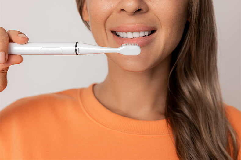 bo-4-dau-ban-chai-mipow-usa-i3-plus-ultrasonic-toothbrush-travel-edition-ci-900-tz-4